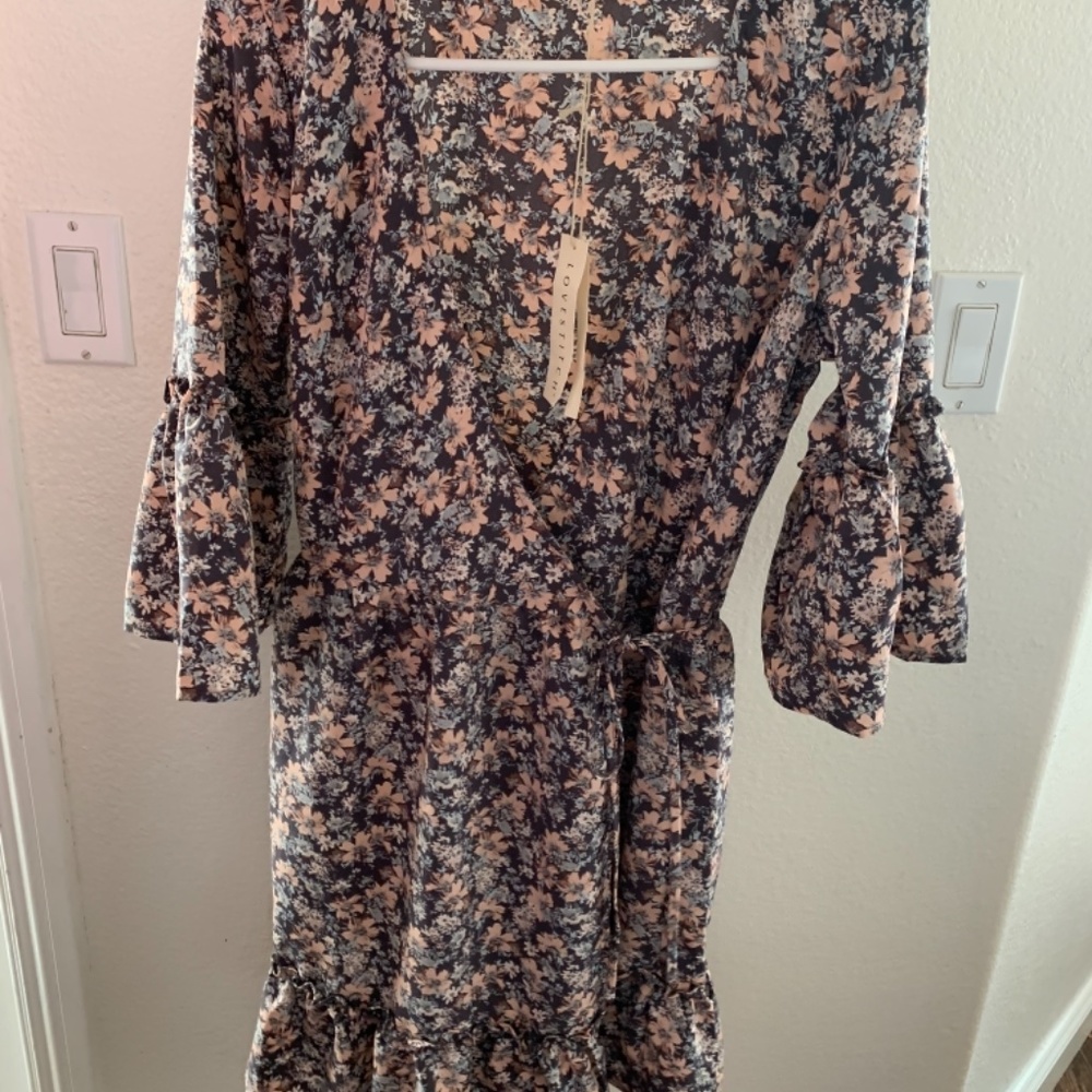 Dress - Picture 5 of 6
